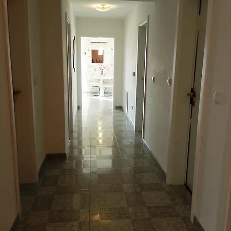 Leona Apartamento *